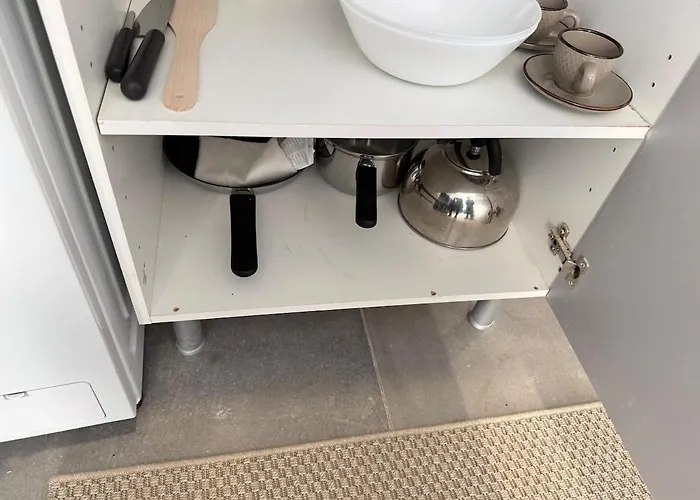 With Private Garden 2 Min Walk To The Strip *