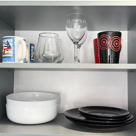 With Private Garden 2 Min Walk To The Strip